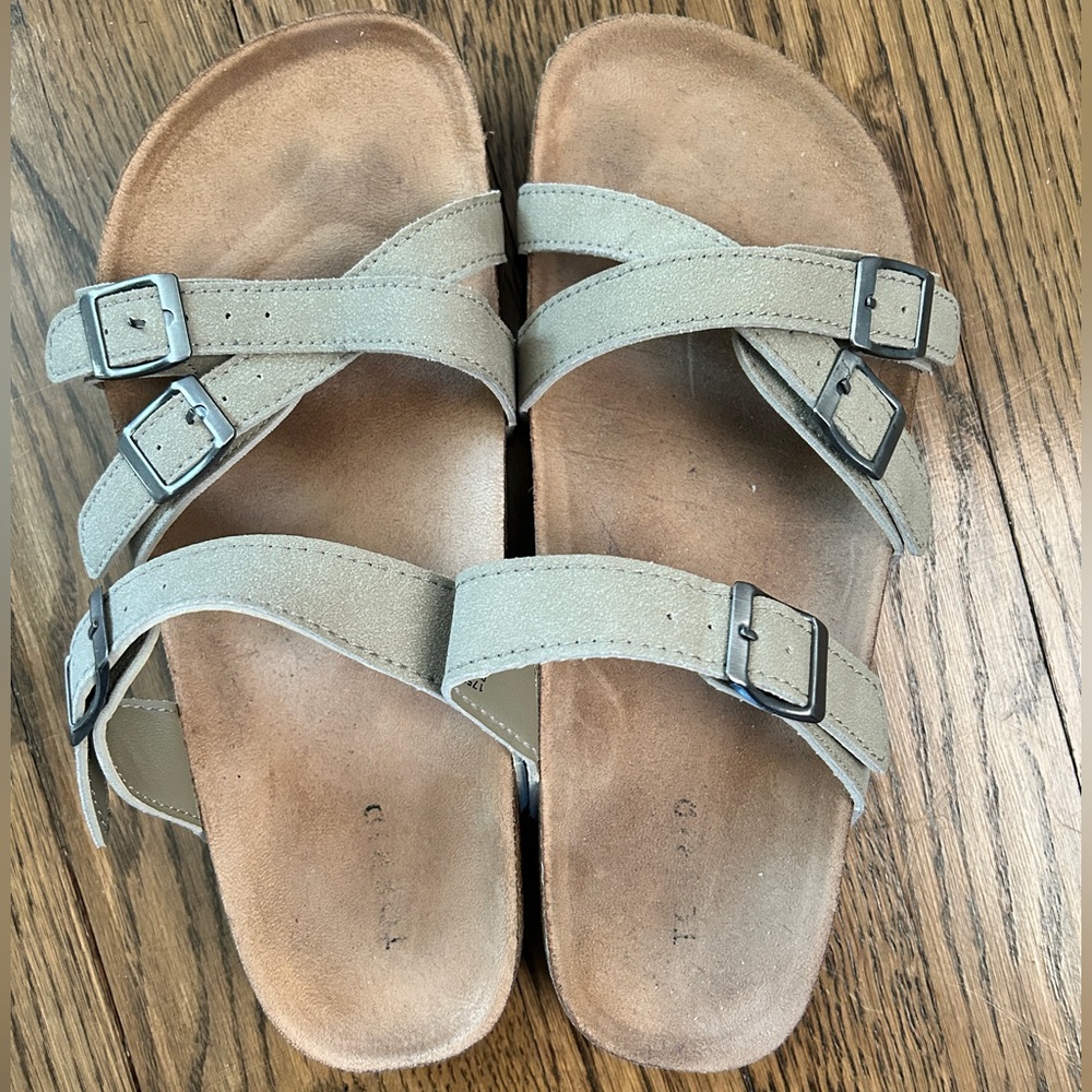 EUC 9WW Extra Wide Torrid Strappy Sandals Taupe